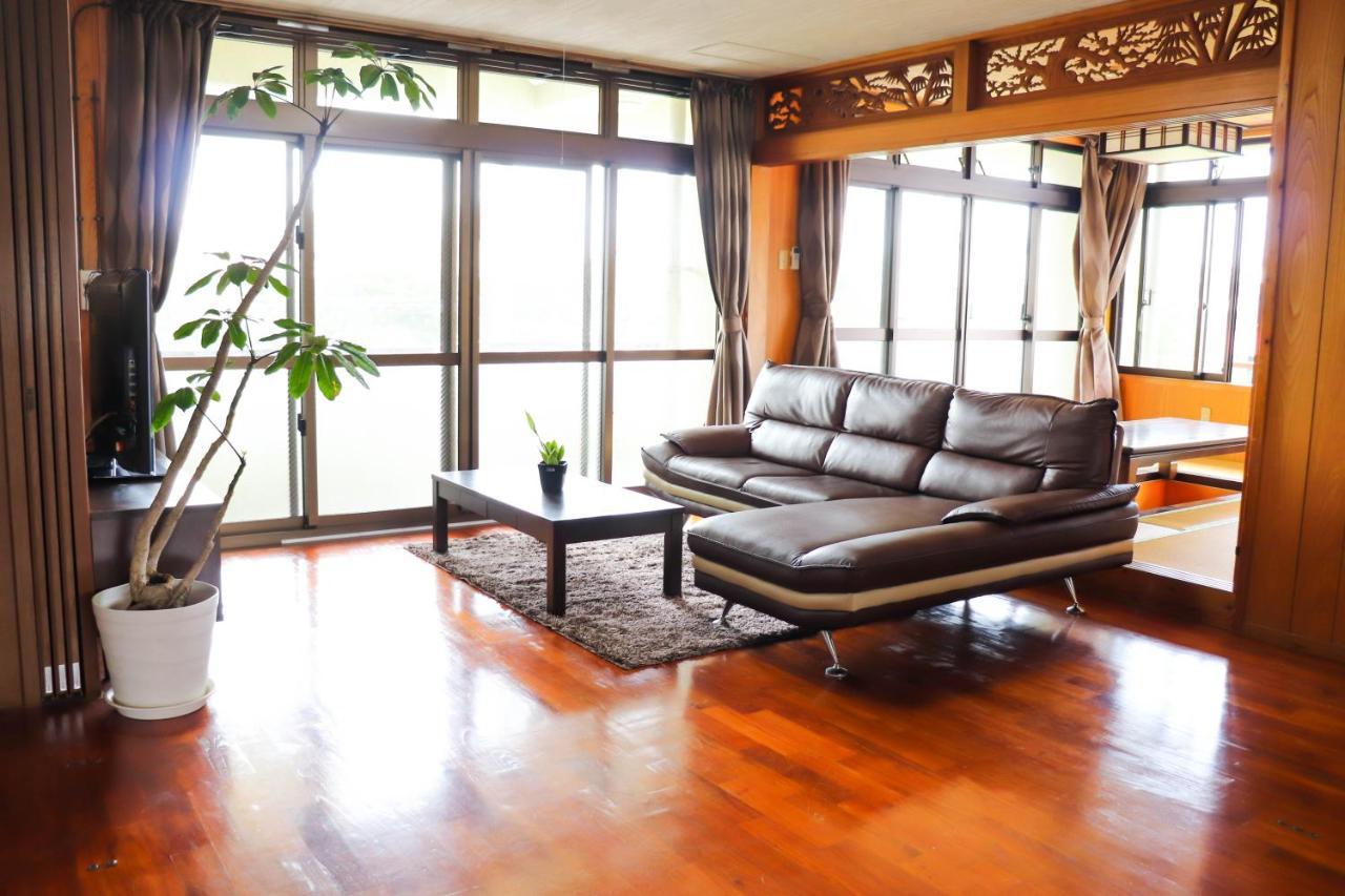 Condominium Hotel Mihama Upi Chatan Ngoại thất bức ảnh